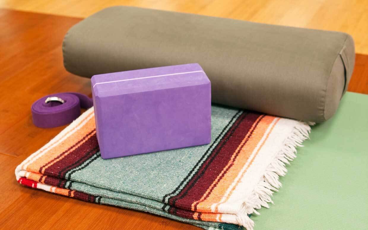 10-best-yoga-props-ftr.jpg